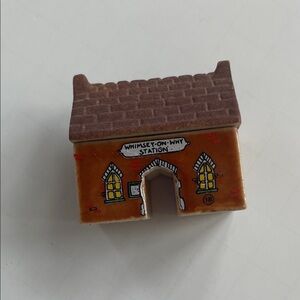 Wade England Figurines Whimsey On Why Whimsey-on-Why Station #18